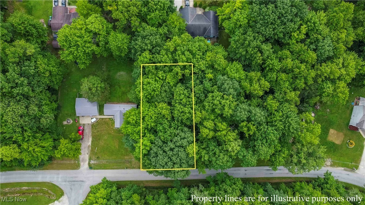 Property Photo: 2191 Deer Run OH 44084