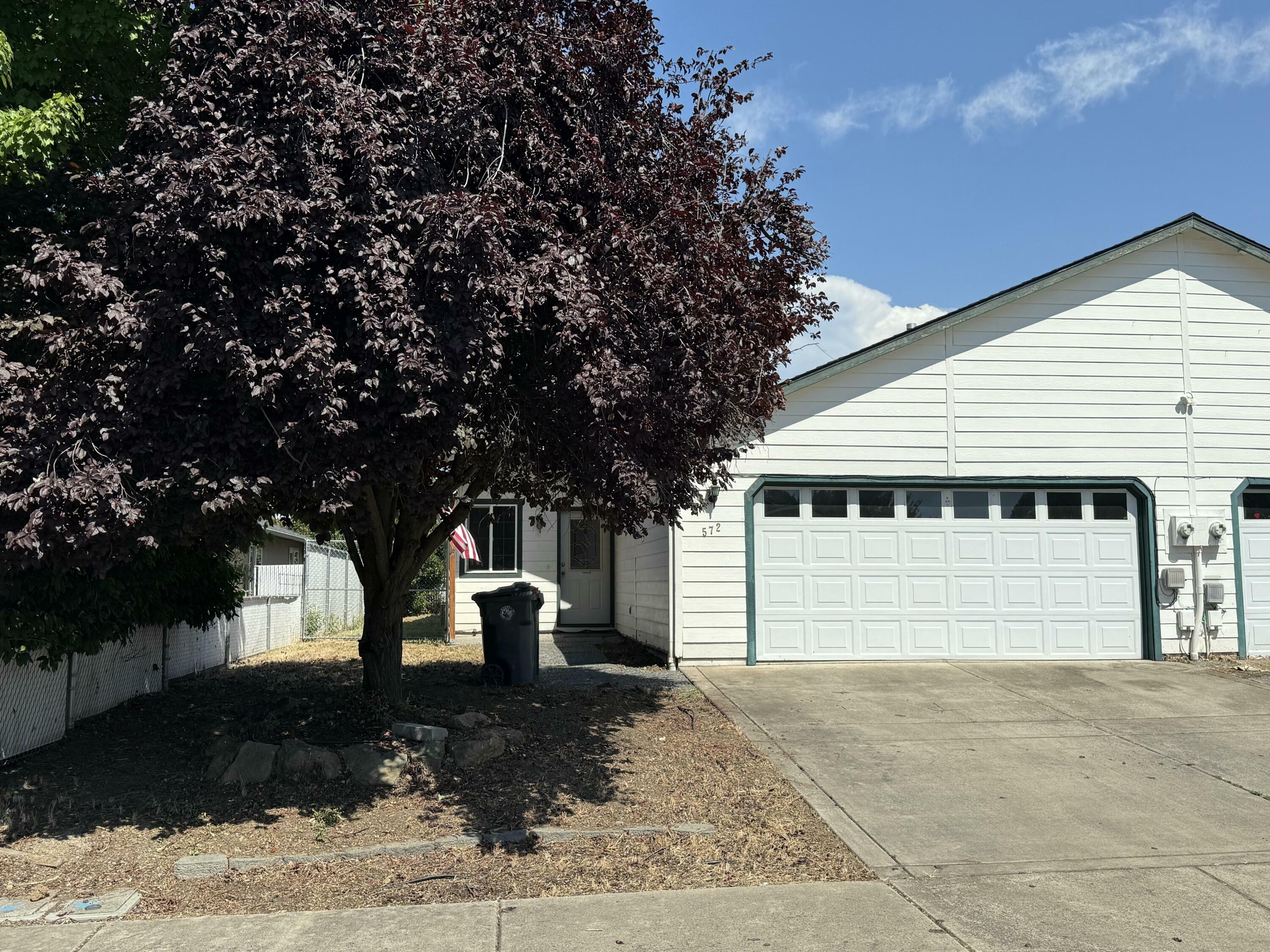 Property Photo:  572 Mountain View Drive  OR 97502 