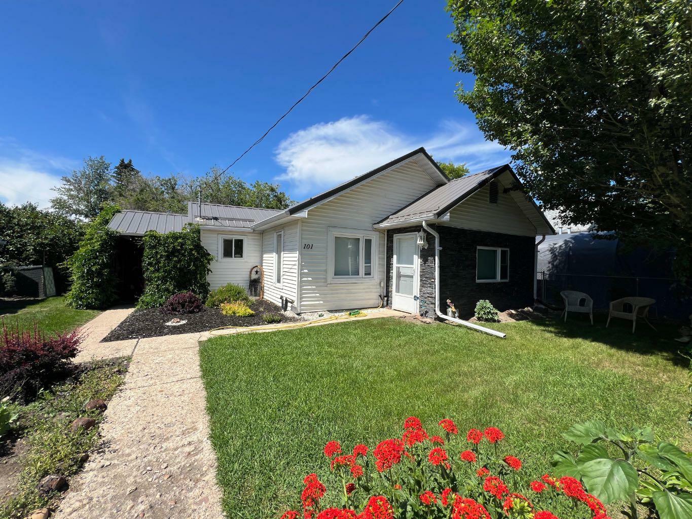101 19 Street NW  Drumheller AB T0J 0Y1 photo