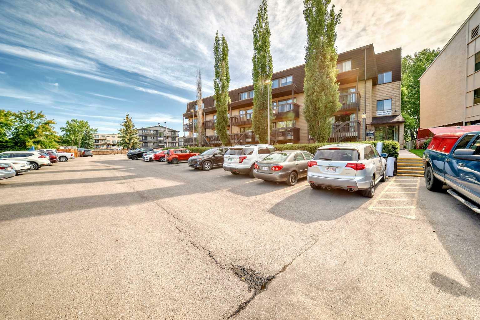 Property Photo: 3519 49 Street NW 68 AB T3A 2C7