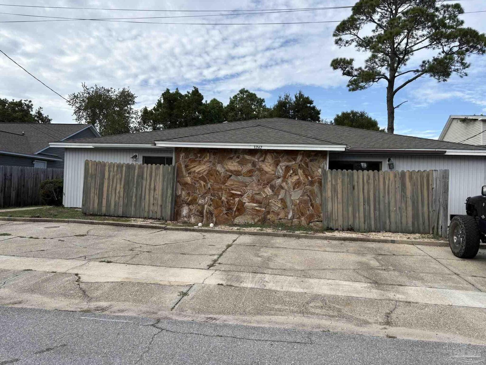Property Photo:  3262 Maplewood Dr  FL 32563 