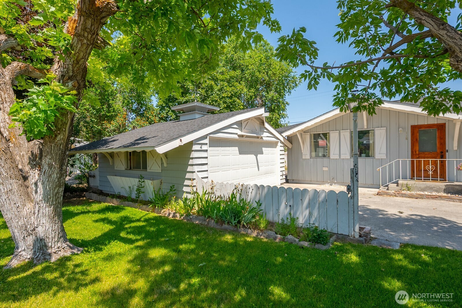 Property Photo: 118 N Hemlock Street WA 98851