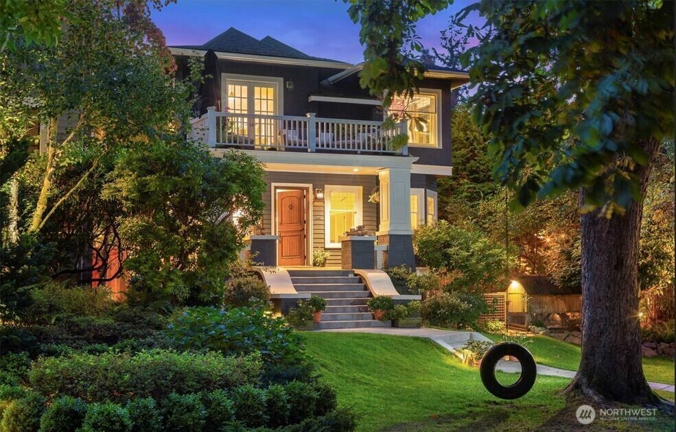 Property Photo: 163 McGraw Place WA 98109