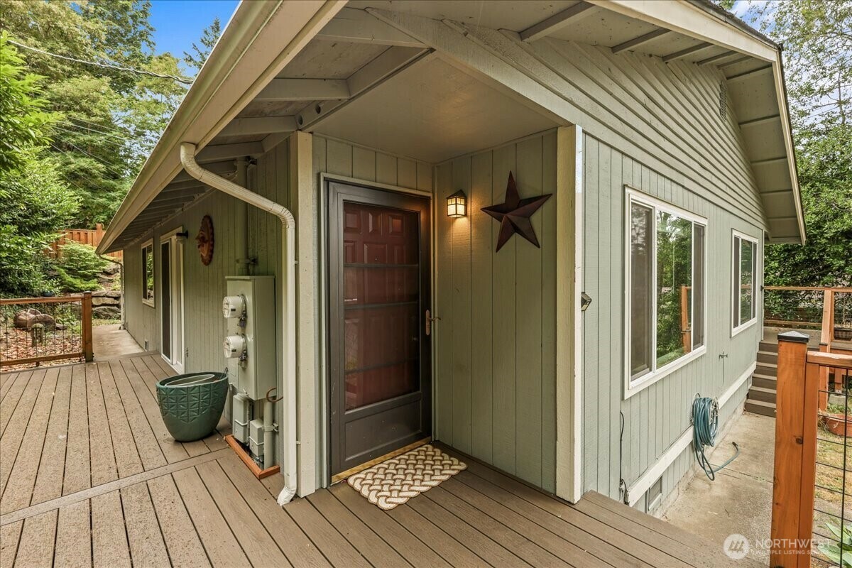 Property Photo: 15824 9th Avenue SW B WA 98166