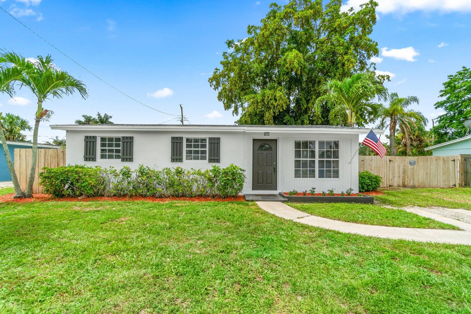 Property Photo:  11650 Dahlia Drive  FL 33411 