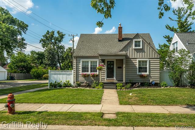 Property Photo: 2001 Brockton Avenue MI 48067