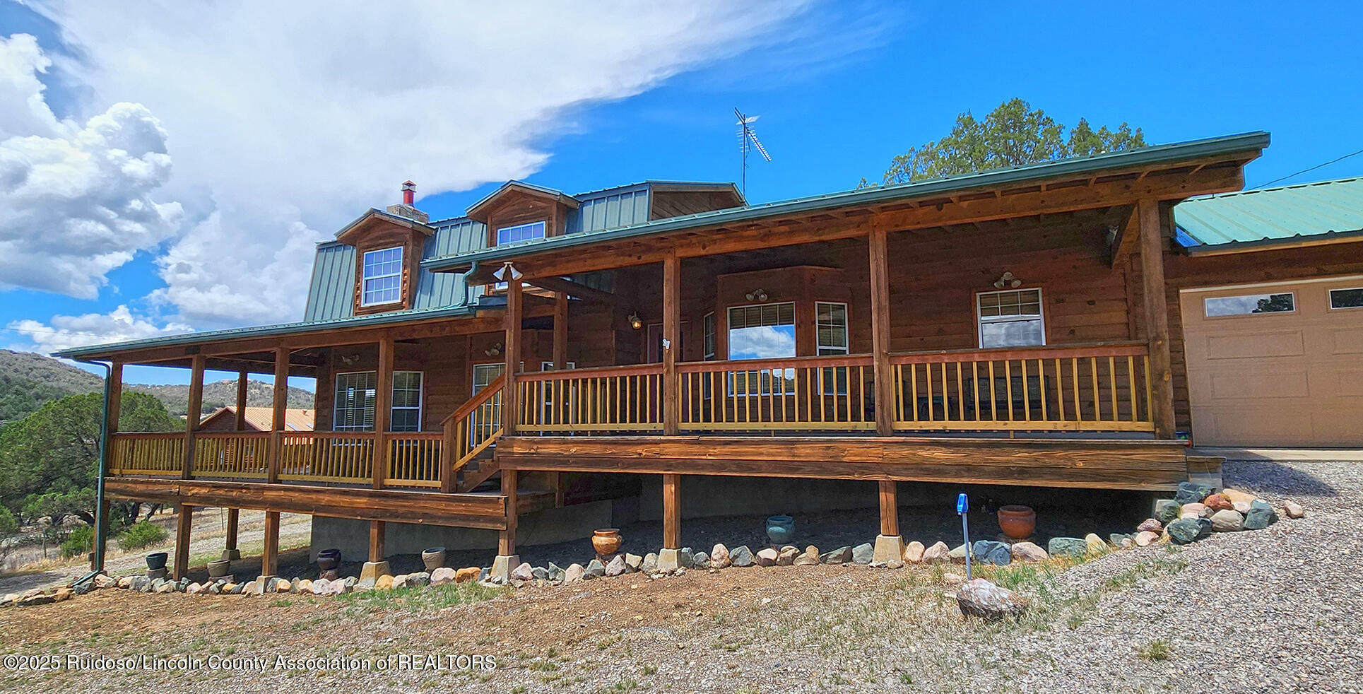 Property Photo: 137 Pecos Court NM 88312