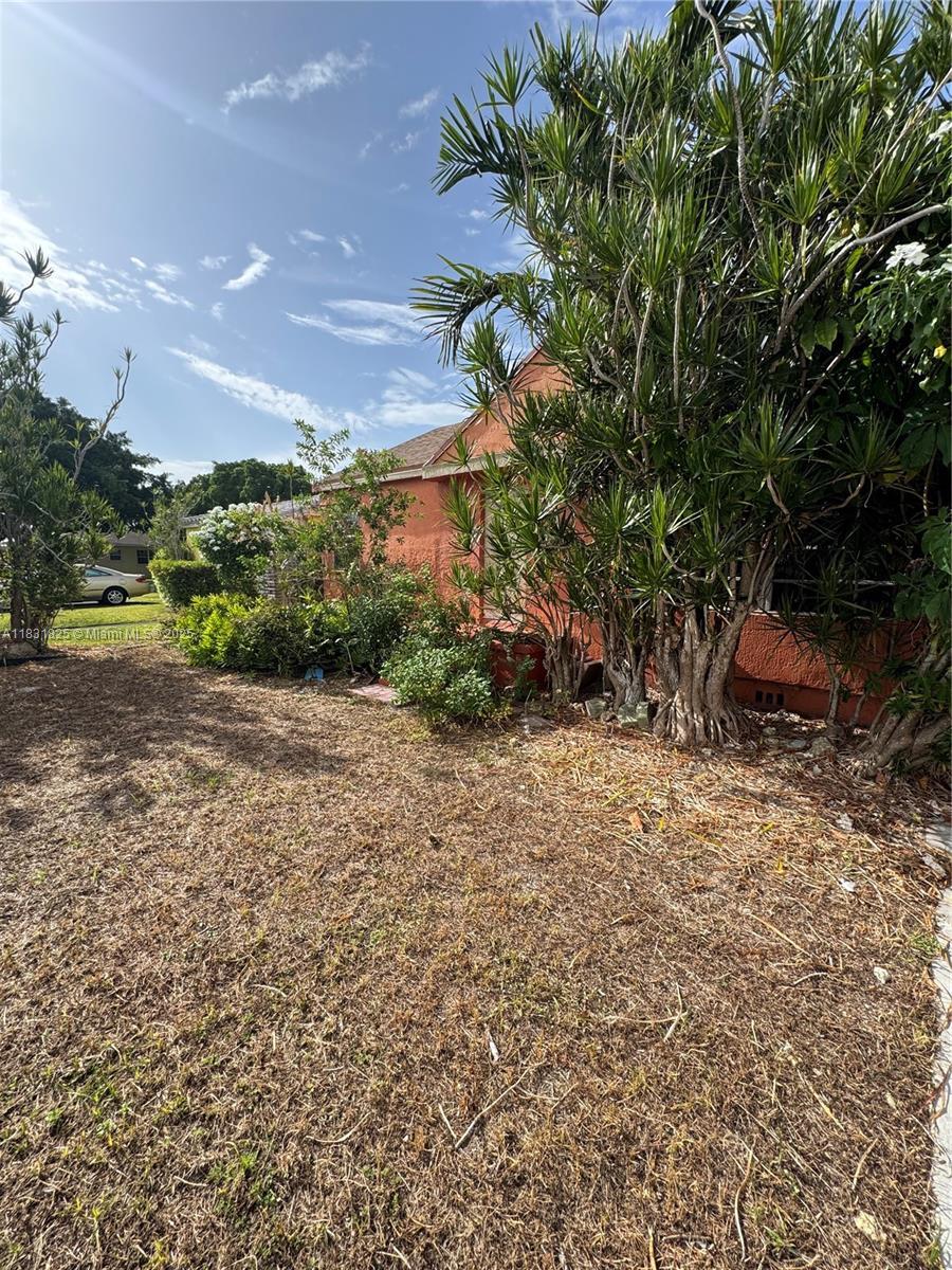 Property Photo:  6410 SW 39th St 6410  FL 33155 
