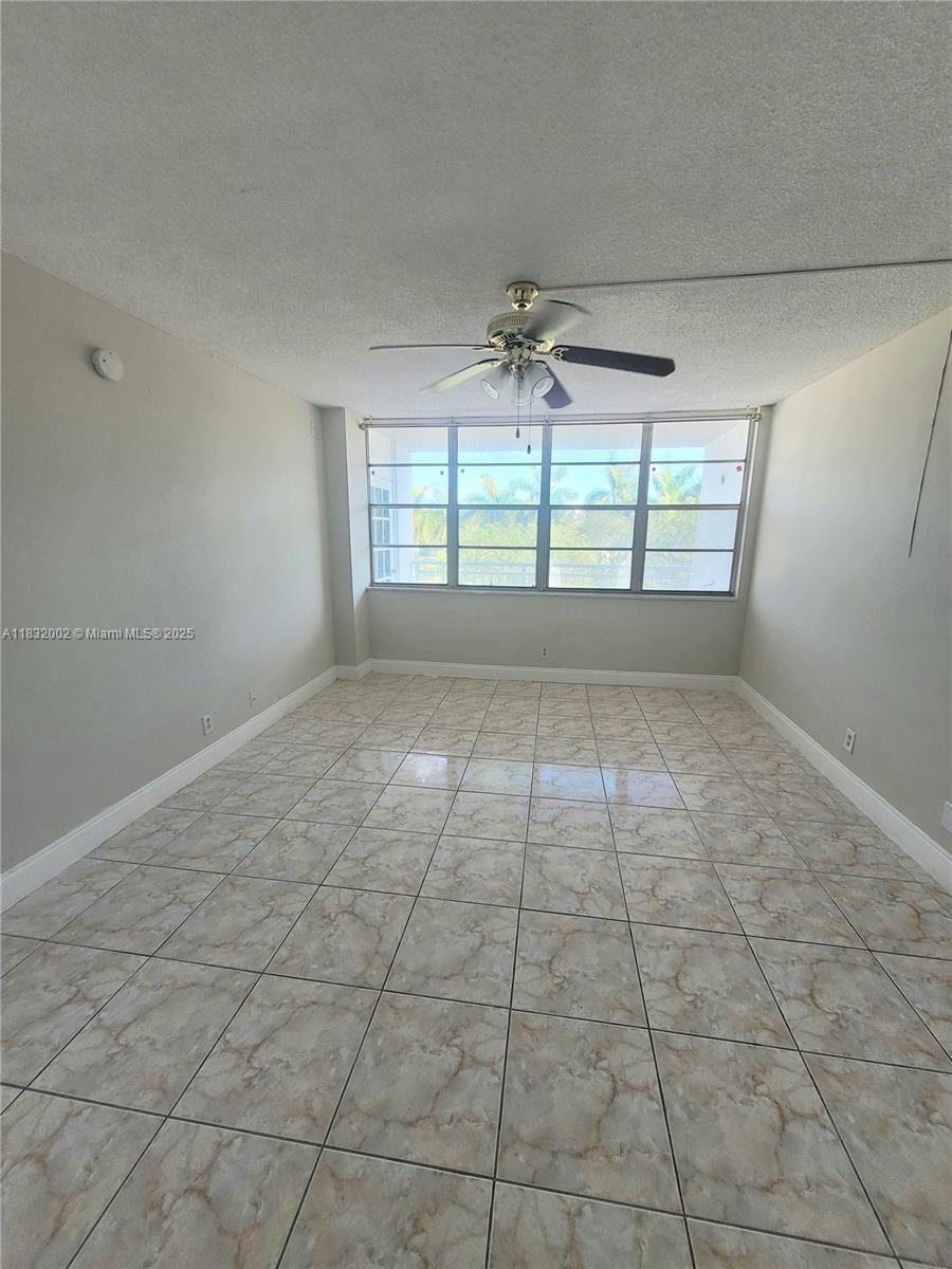 Property Photo: 2025 NE 164th St 319 FL 33162