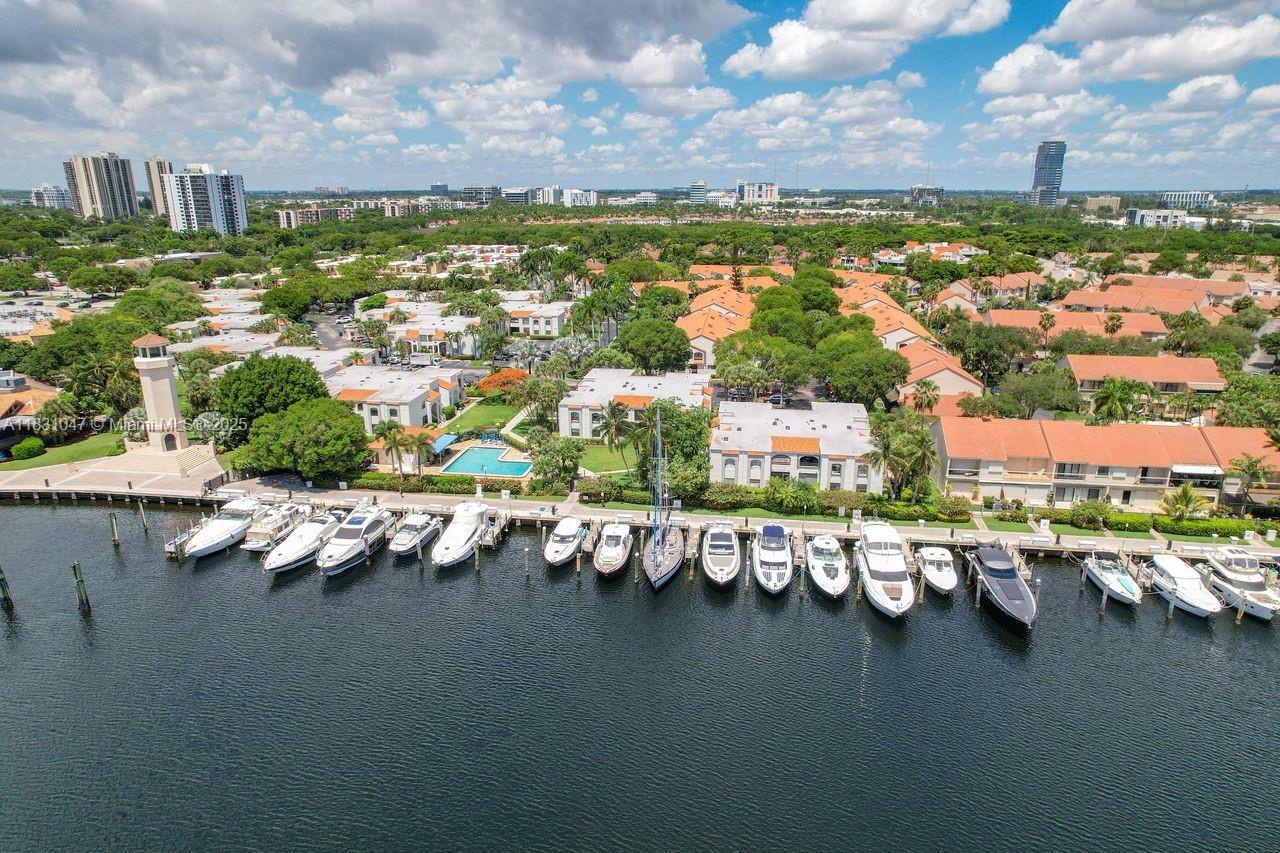 Property Photo: 3552 Magellan Cir 122 FL 33180