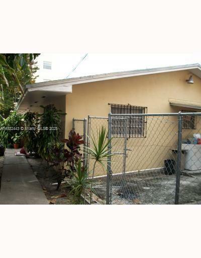 Property Photo:  1619 SW 2nd St  FL 33135 