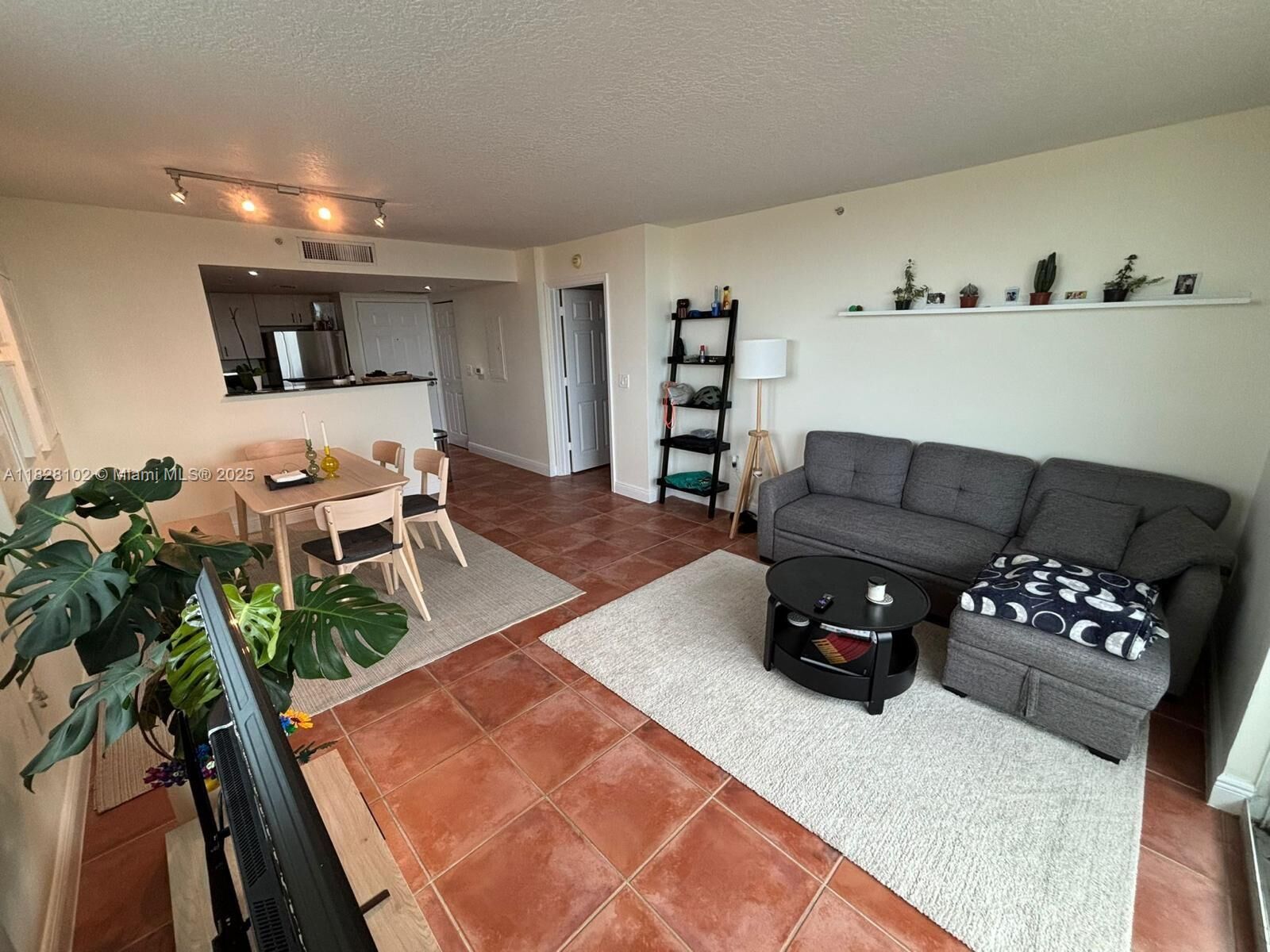 Property Photo:  3000 Coral Way 621  FL 33145 