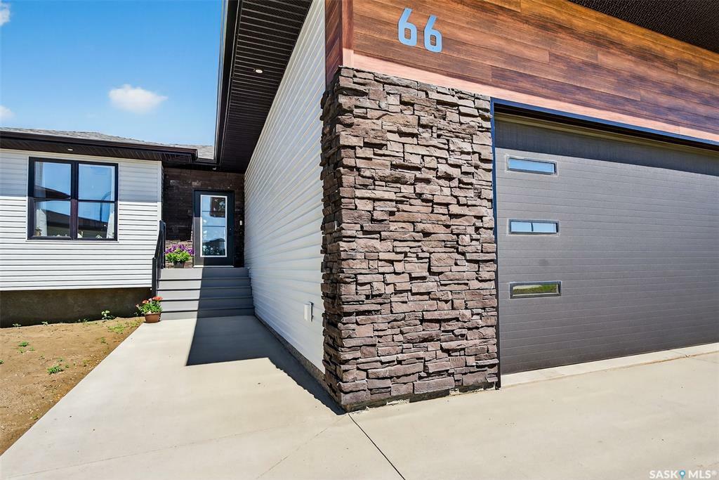 Property Photo: 66 Clunie Court SK S6J 0E3