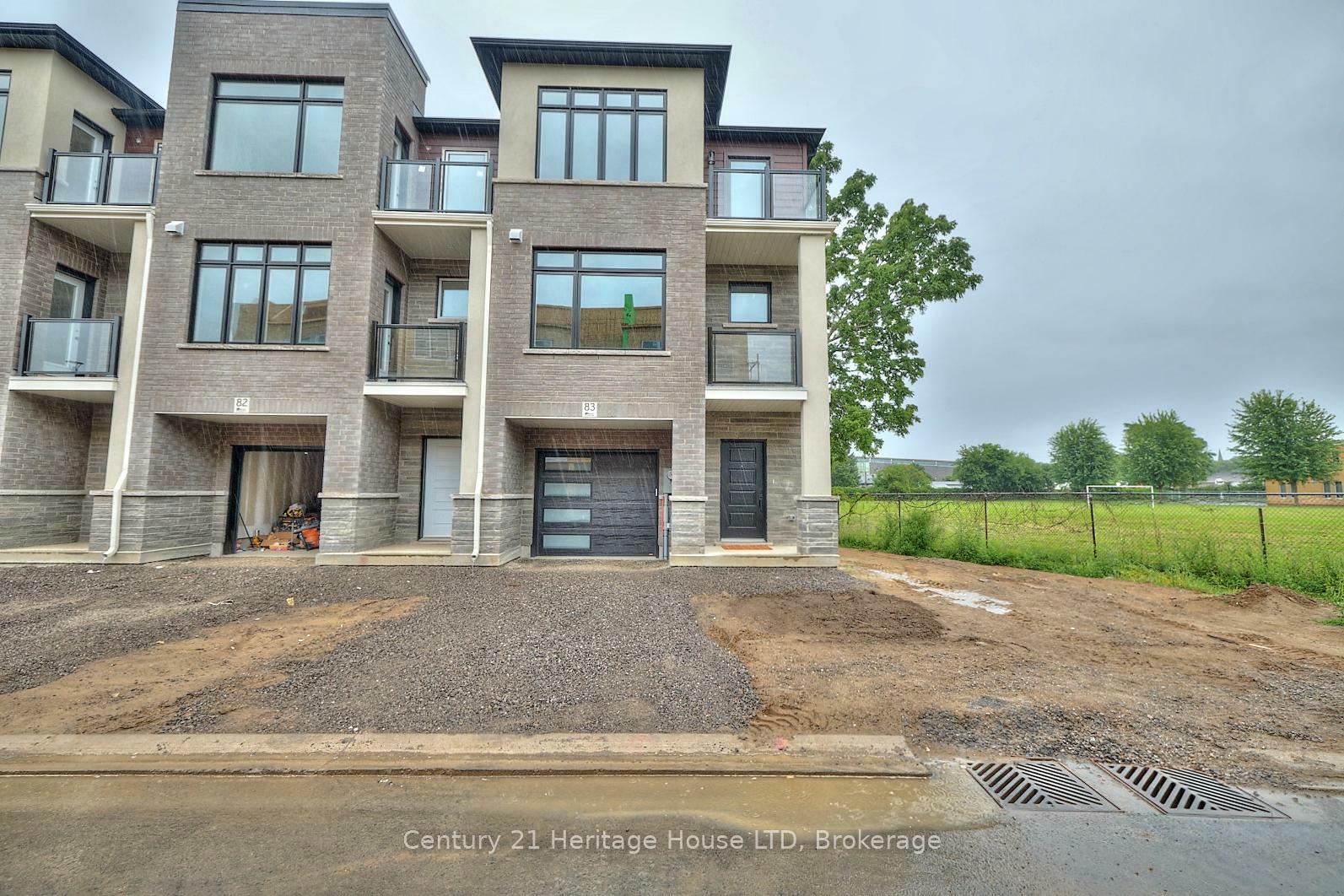 Property Photo: 292 Vine Street 83 ON L2M 0A0