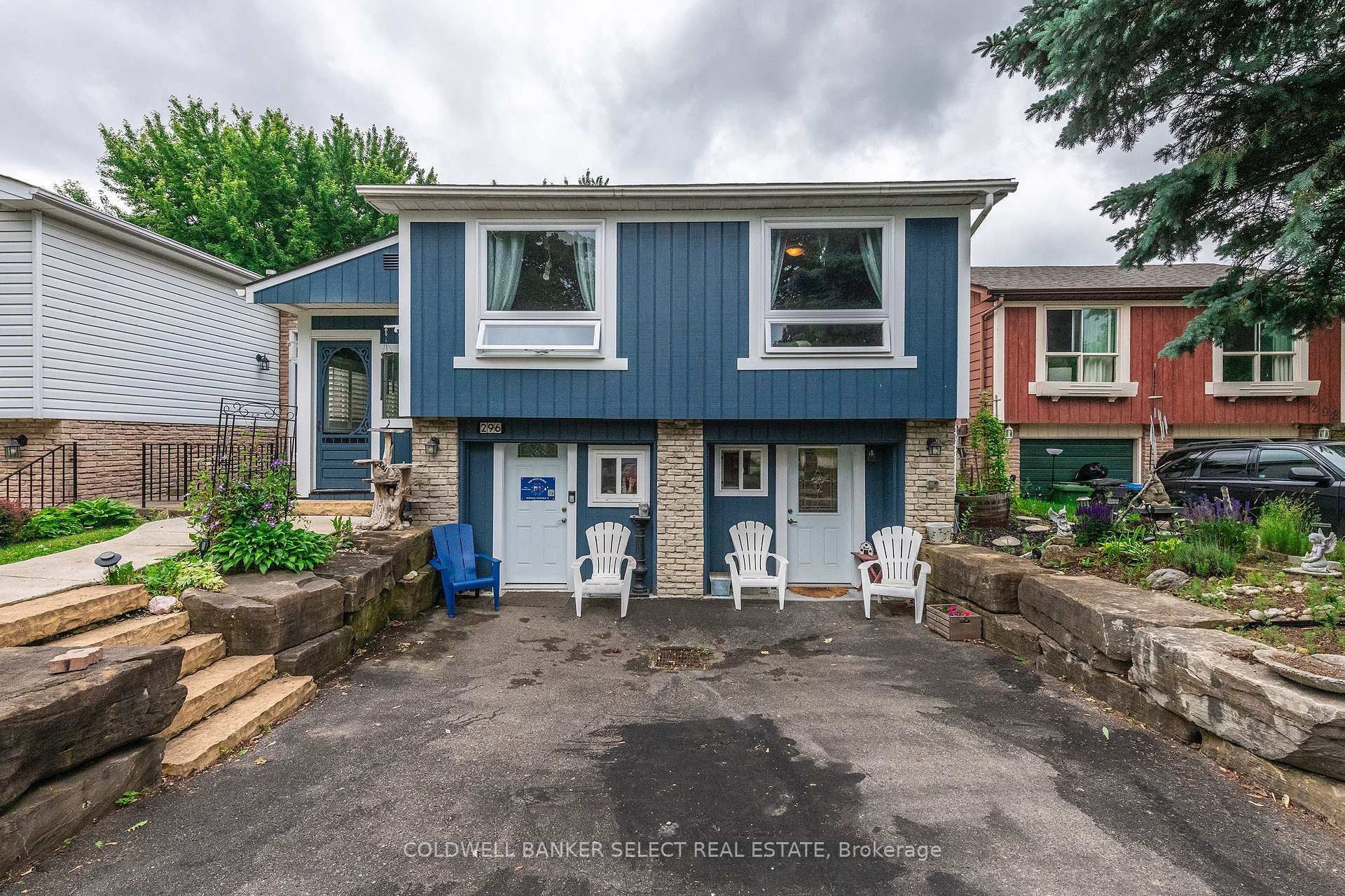 Property Photo:  296 Whitehead Crescent  ON L7E 3Y1 