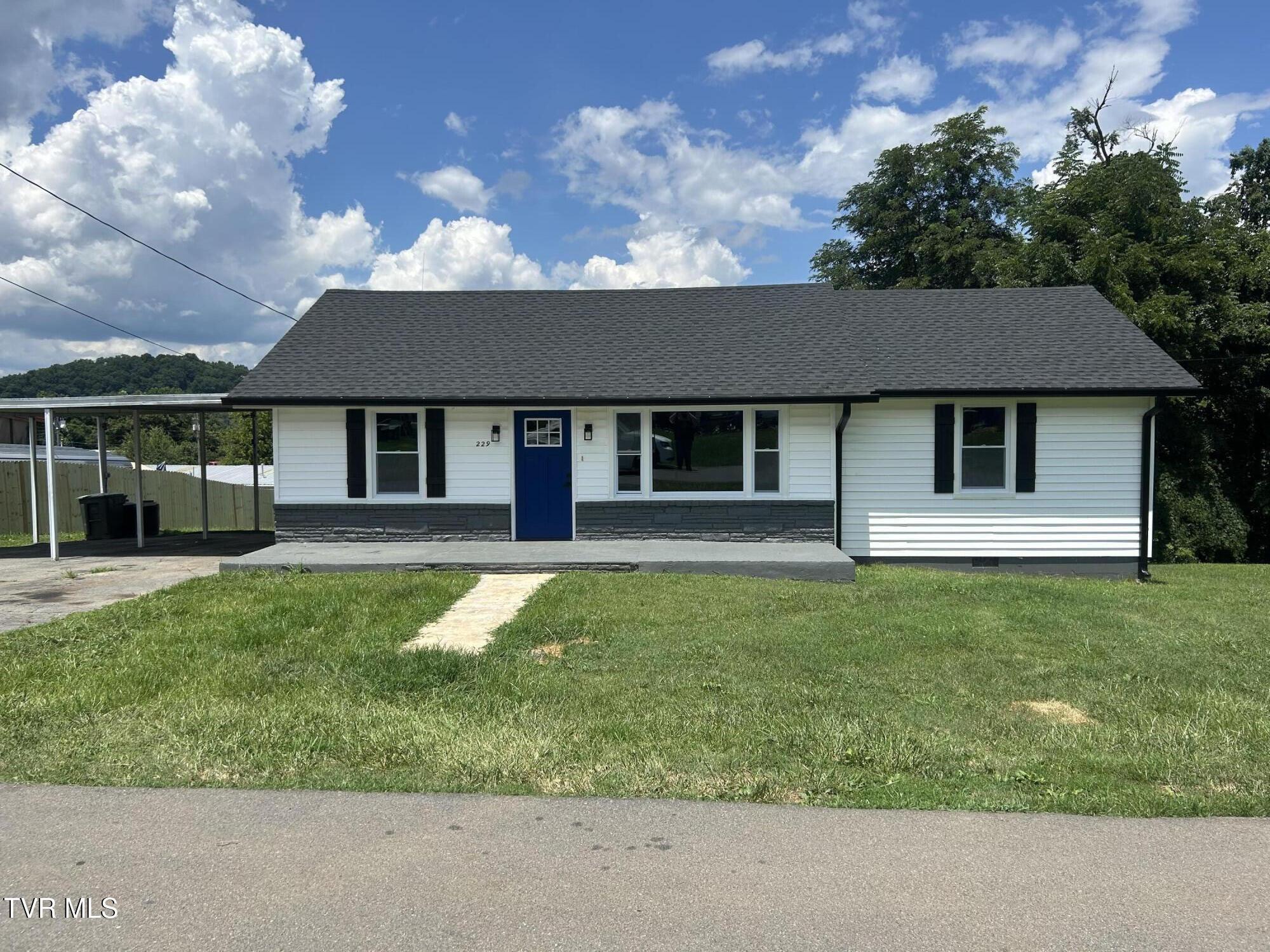 Property Photo: 229 West Doe Avenue TN 37643