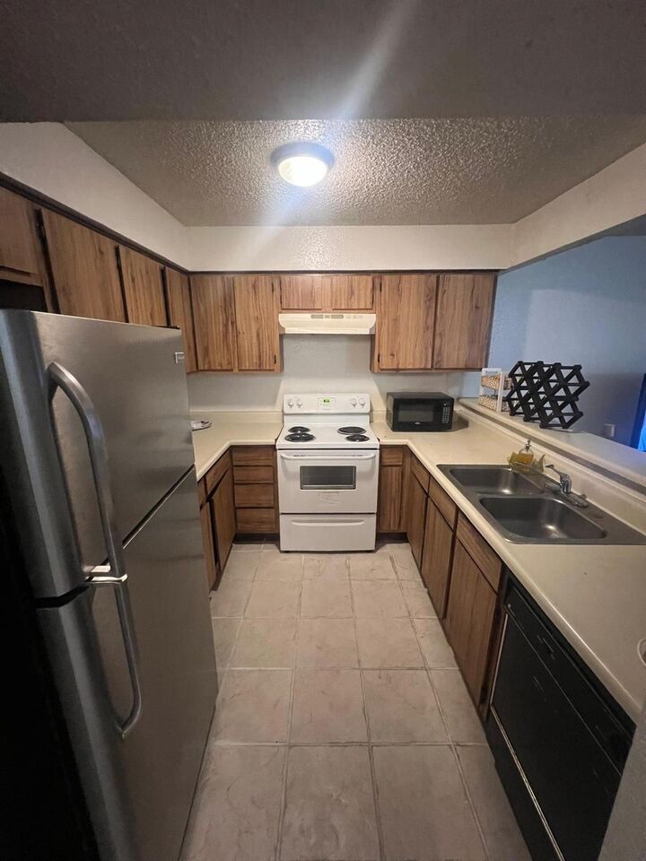 Property Photo:  6843 Greenway Chase Street 6843  TX 77072 