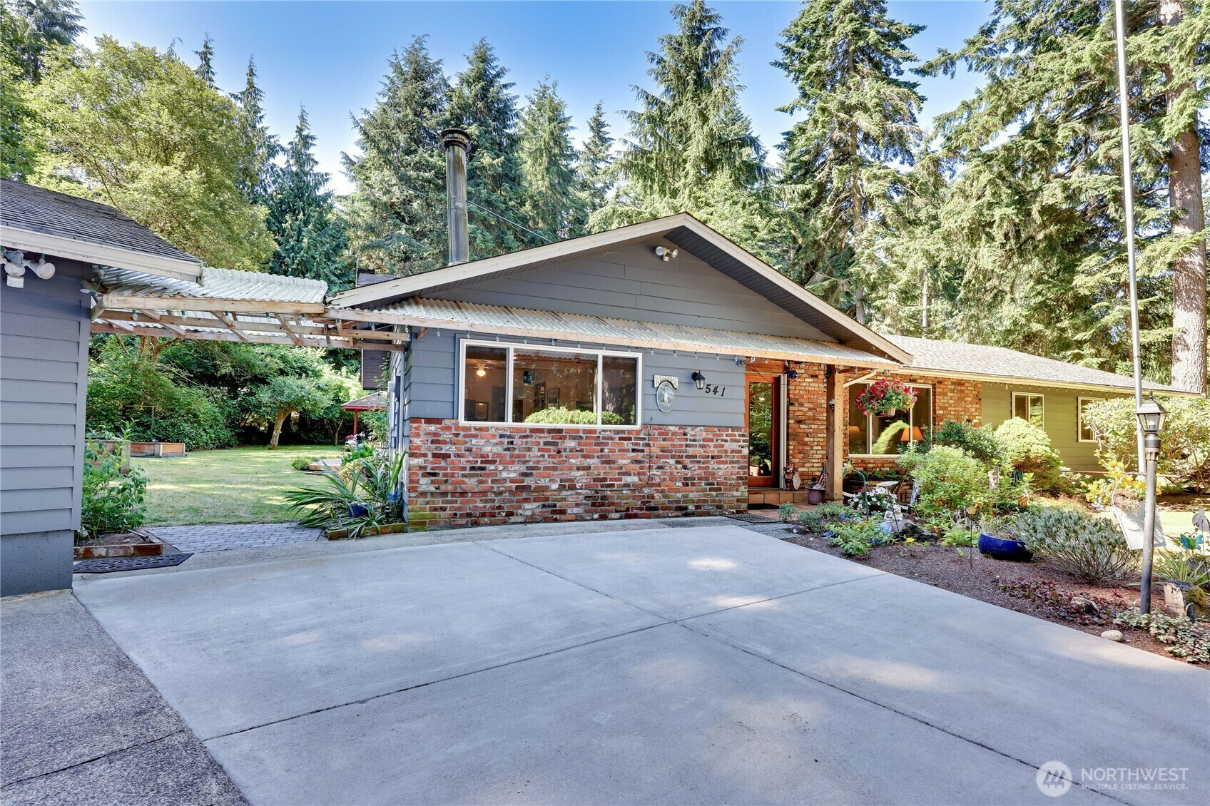 Property Photo: 541 Surfcrest Place NE WA 98370