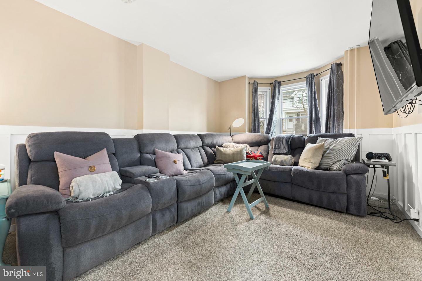 Property Photo: 254 N Aberdeen Avenue PA 19087