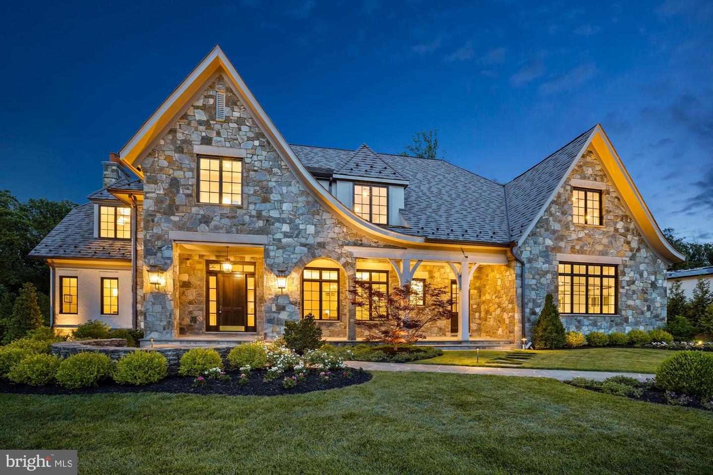 Property Photo:  954 Mackall Farms Lane  VA 22101 