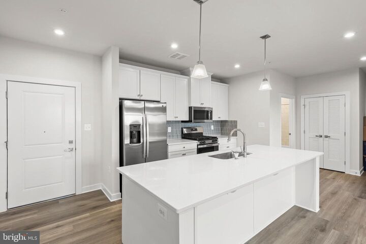 Property Photo: 140 McCormick Circle 403 VA 22602