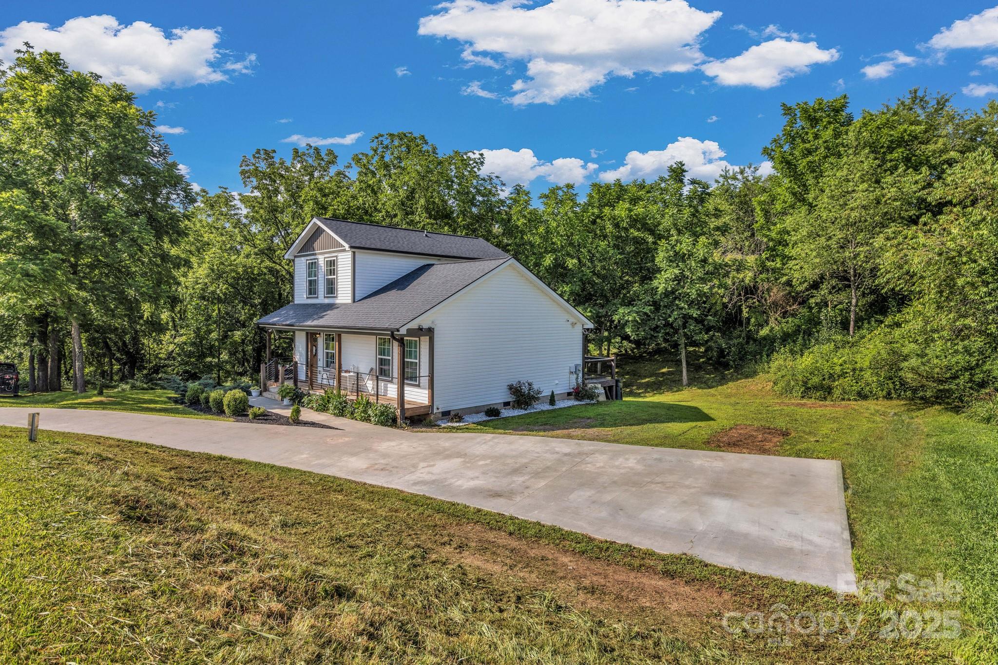 Property Photo:  1024 Bear Creek Road  NC 28748 