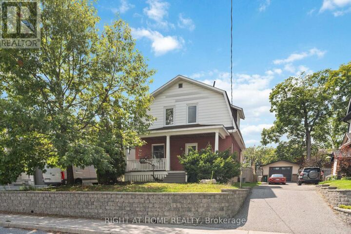 Property Photo:  284 Churchill Avenue North  ON K1Z 5B6 