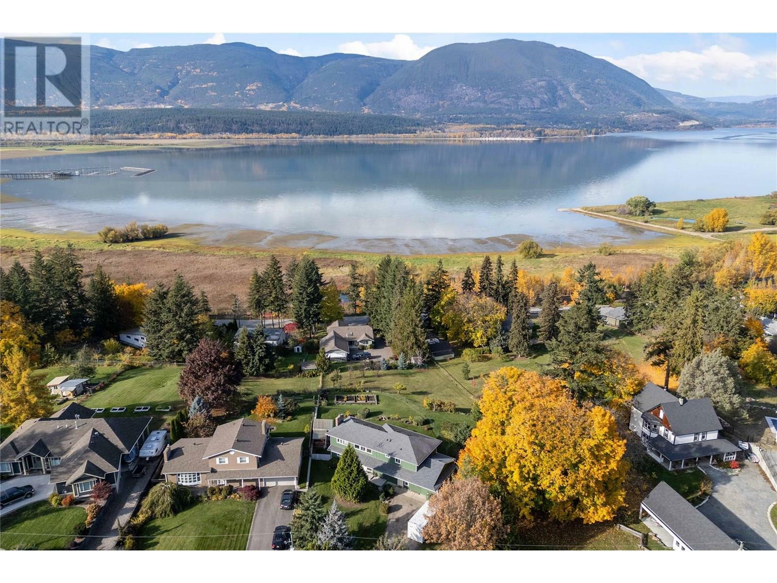 Property Photo: 1461 16 Street Northeast BC V1E 2T8