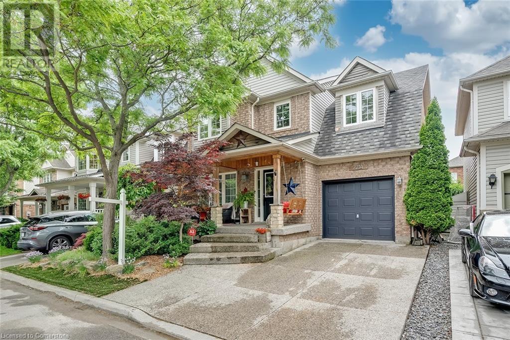 Photo de la propriété: 2214 Kenneth Crescent ON L7L 6V7