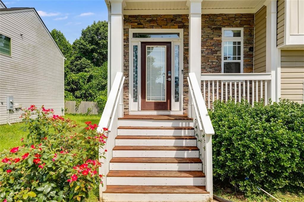 Property Photo: 7125 Creeksong Drive GA 30134