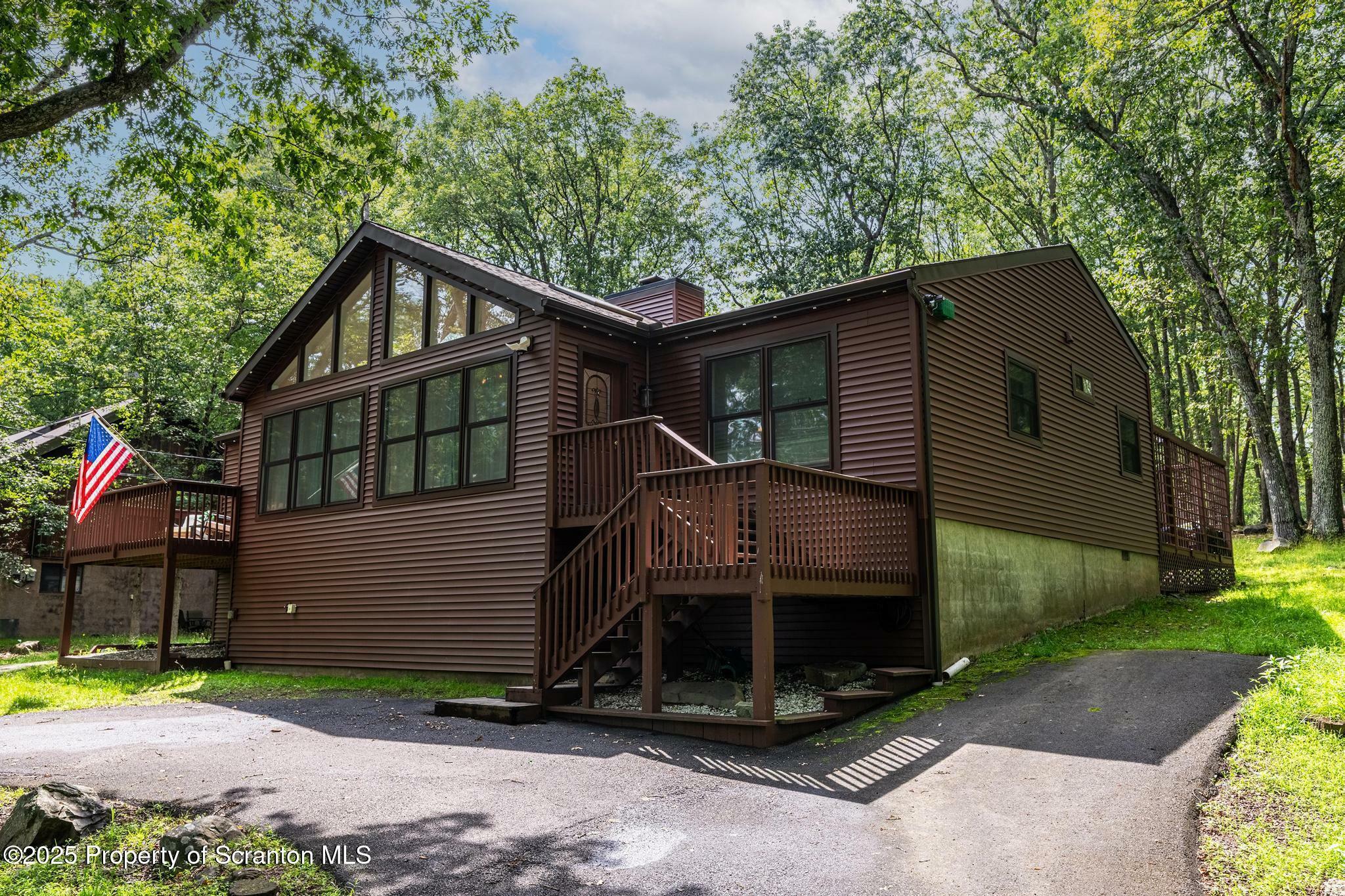 Property Photo:  257 Somerset Drive  PA 18301 