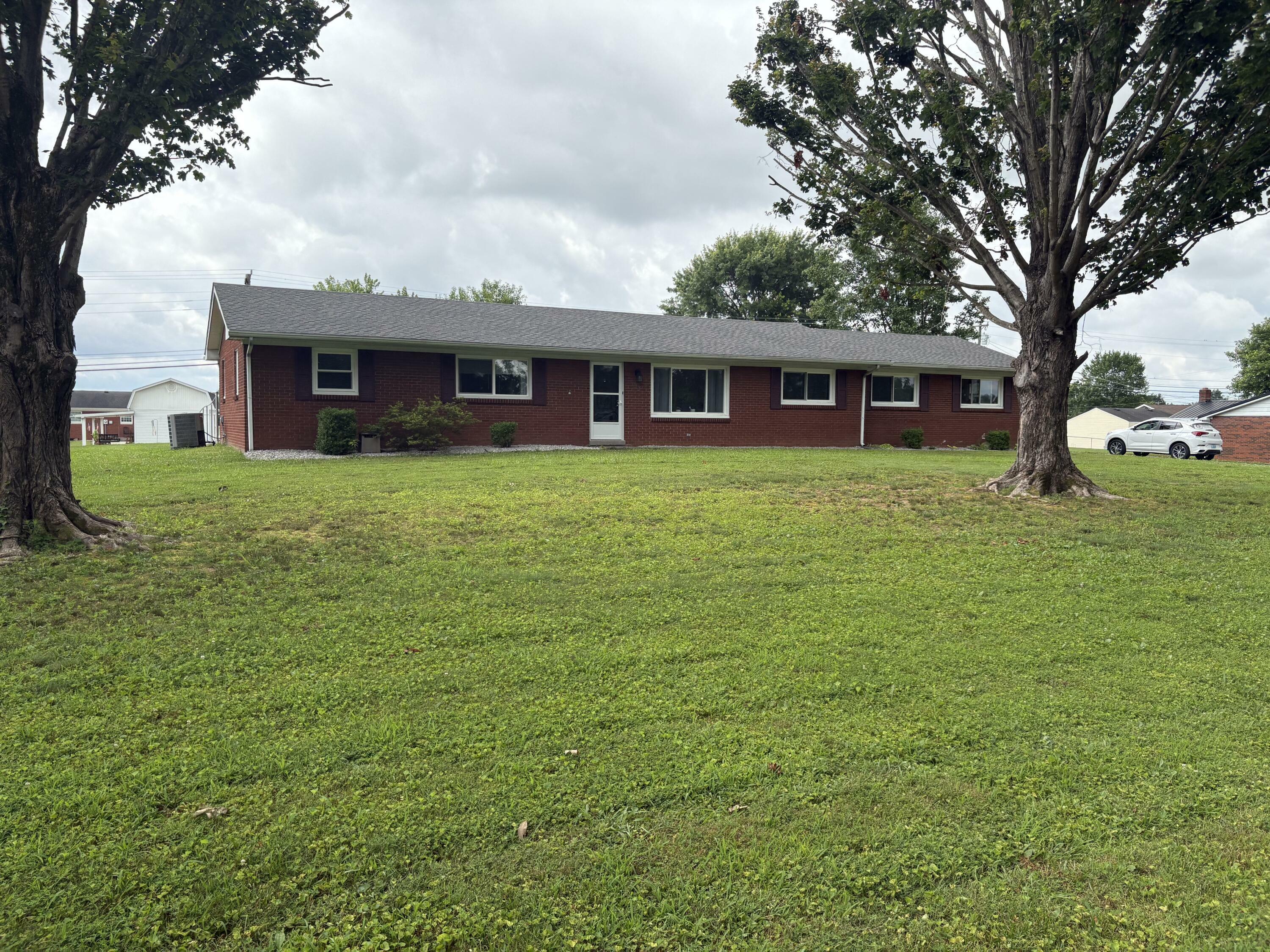 Property Photo: 333 Sioux Trail KY 42501