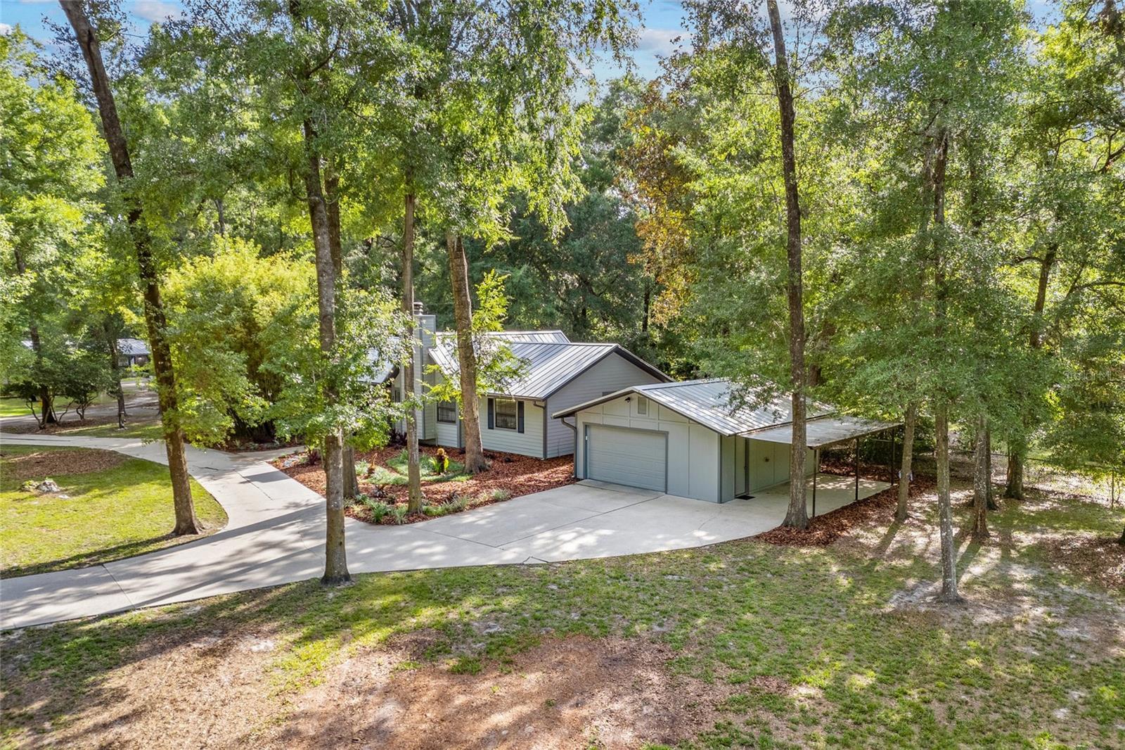 Property Photo: 2101 SW 79th Drive FL 32607