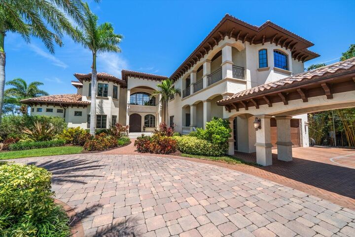 Property Photo:  10930 Spring Street  FL 33774 