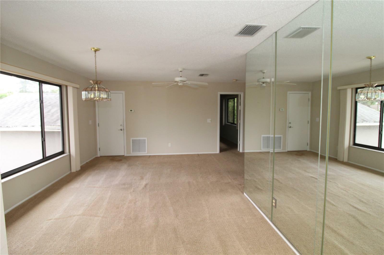 Property Photo: 753 Tropical Circle FL 34242