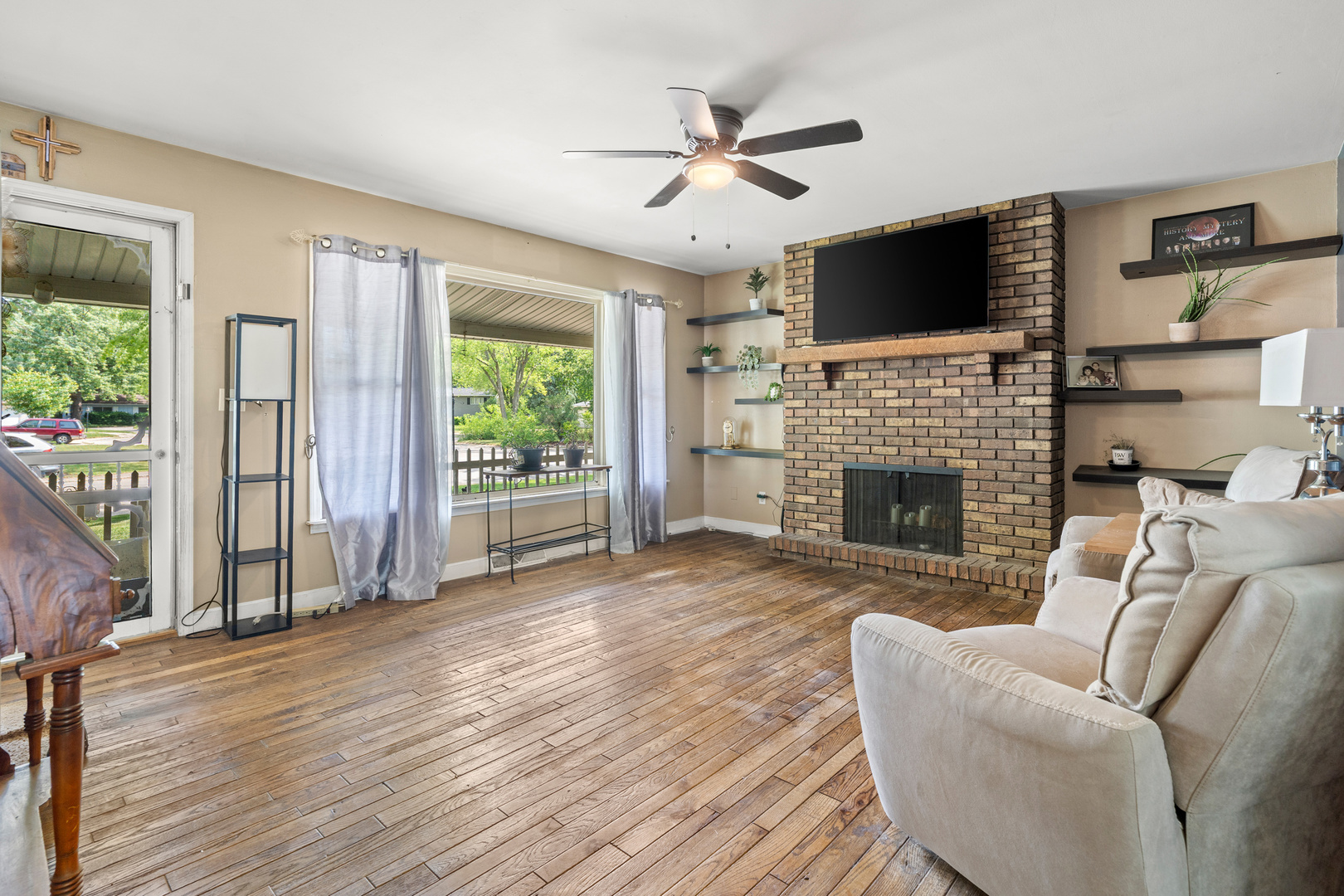 Property Photo: 12 Scarsdale Road IL 60538