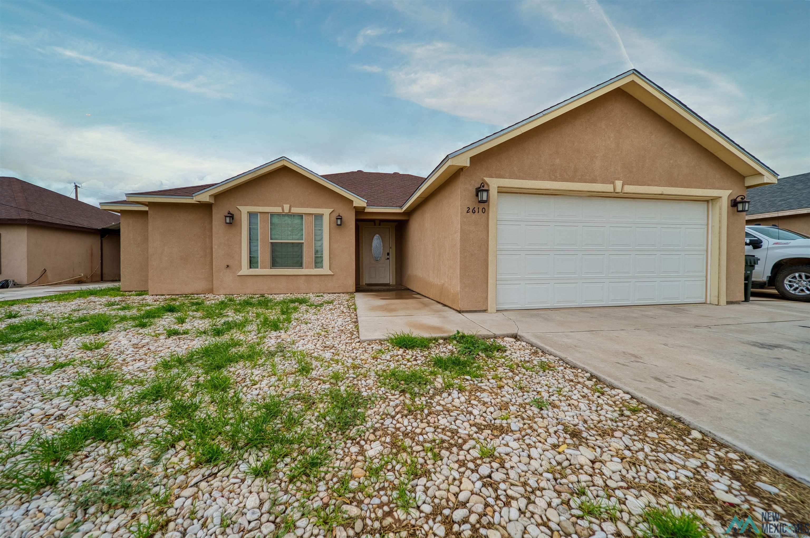 Property Photo: 2610 W Lea Street NM 88220
