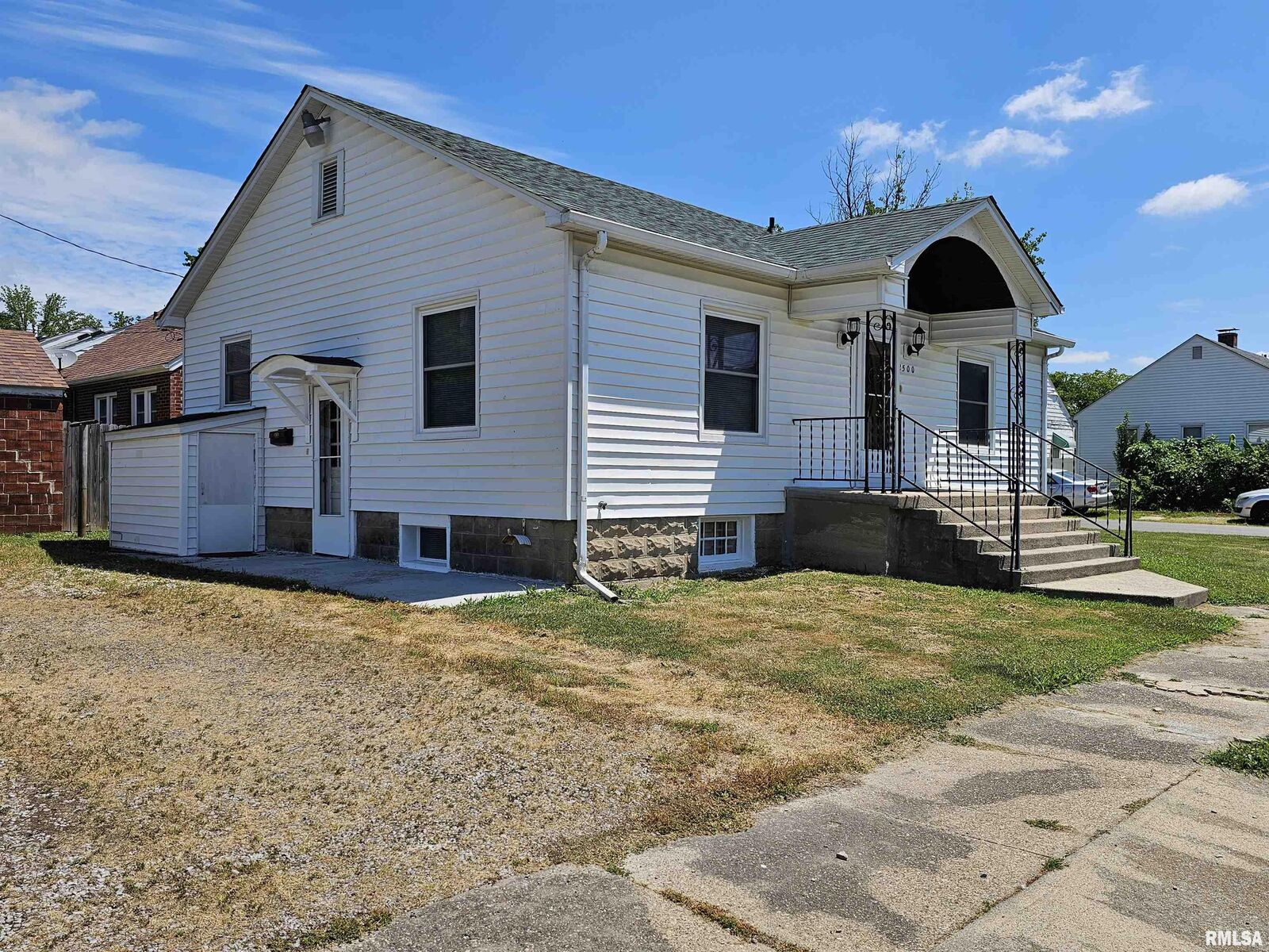 Property Photo: 2500 Perkins Avenue IL 62864