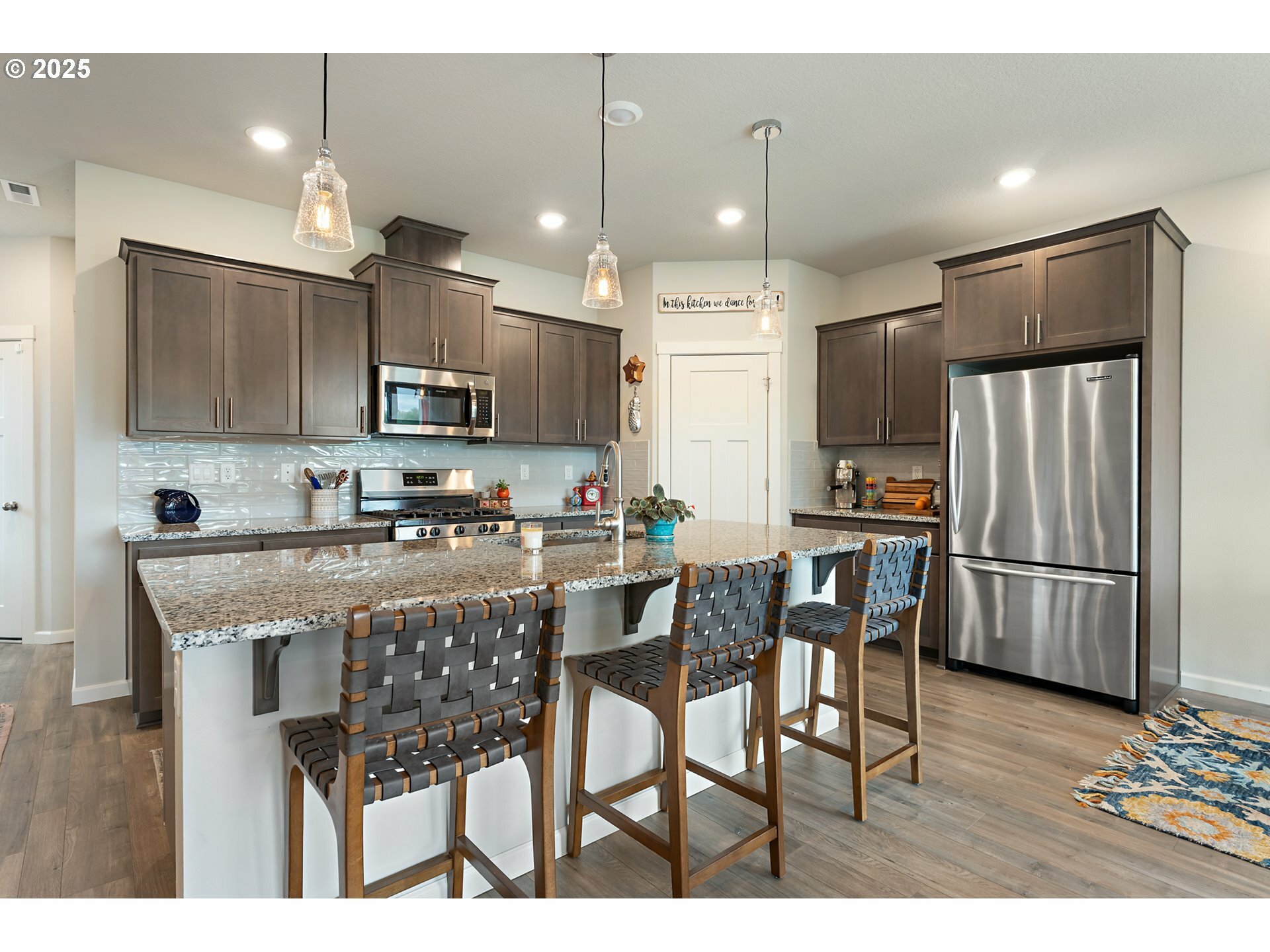 Property Photo: 1959 S Heather Ct OR 97113