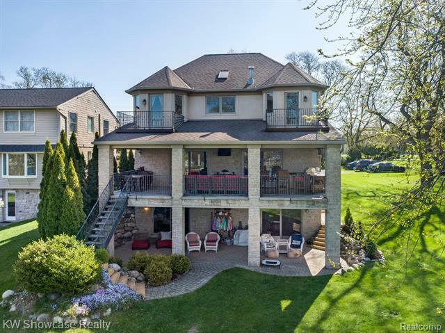 Property Photo: 3190 Edgewood Park Drive MI 48382
