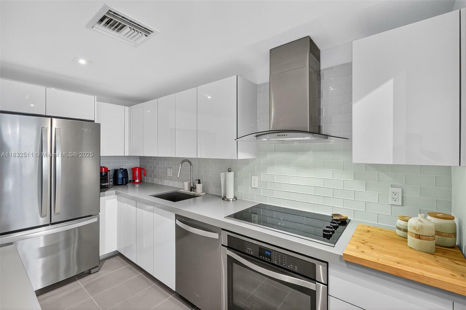 Property Photo: 1600 NE 1st Ave 3515 FL 33132