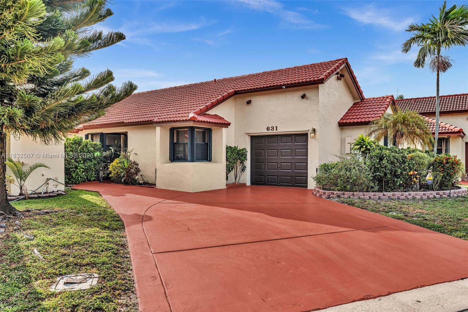 Property Photo: 631 SW 113th Ave FL 33025