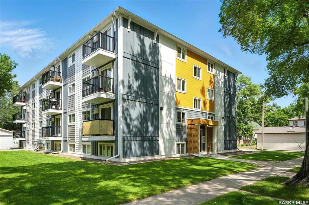 Property Photo:  719 10th Street E 8  SK S7H 0H2 