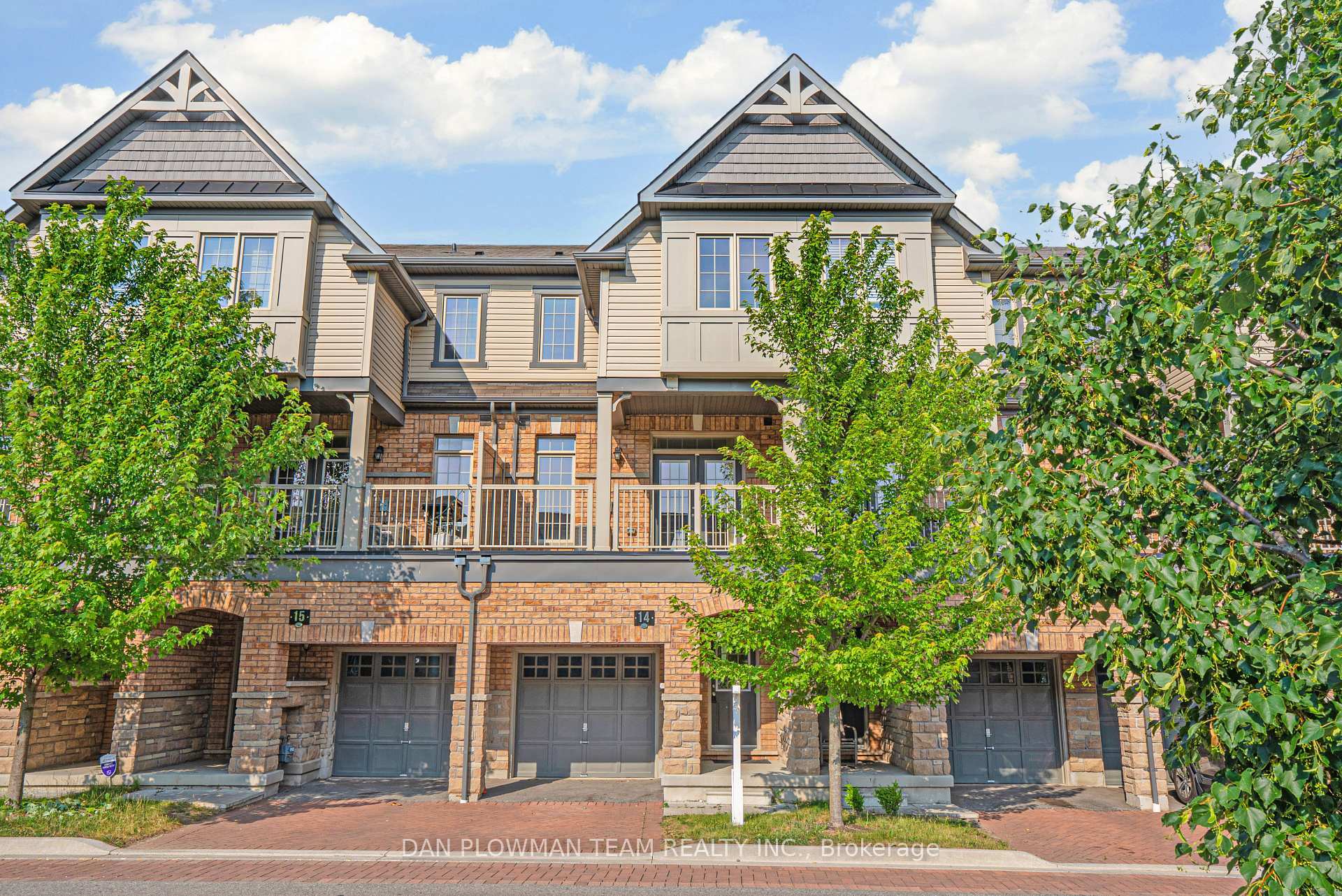Property Photo:  285 Finch Avenue 14  ON L1V 0E6 