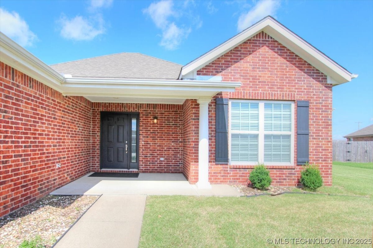 Property Photo: 915 Terri Drive OK 74006