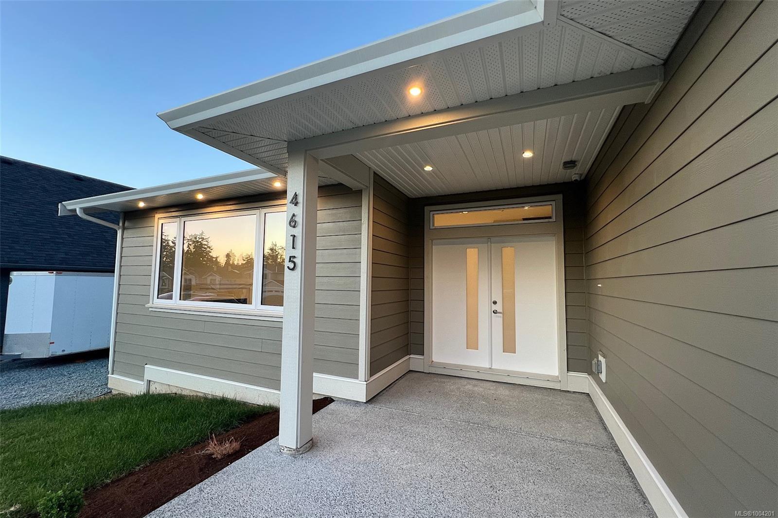 Property Photo: 4615 Galdwell Rd BC V0R 1N1