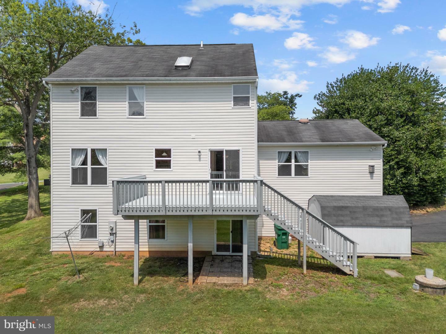 Property Photo: 17417 Hawthorne Avenue VA 22701