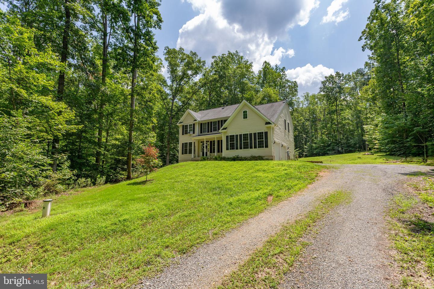 Property Photo: 39 Timberidge Drive VA 22406