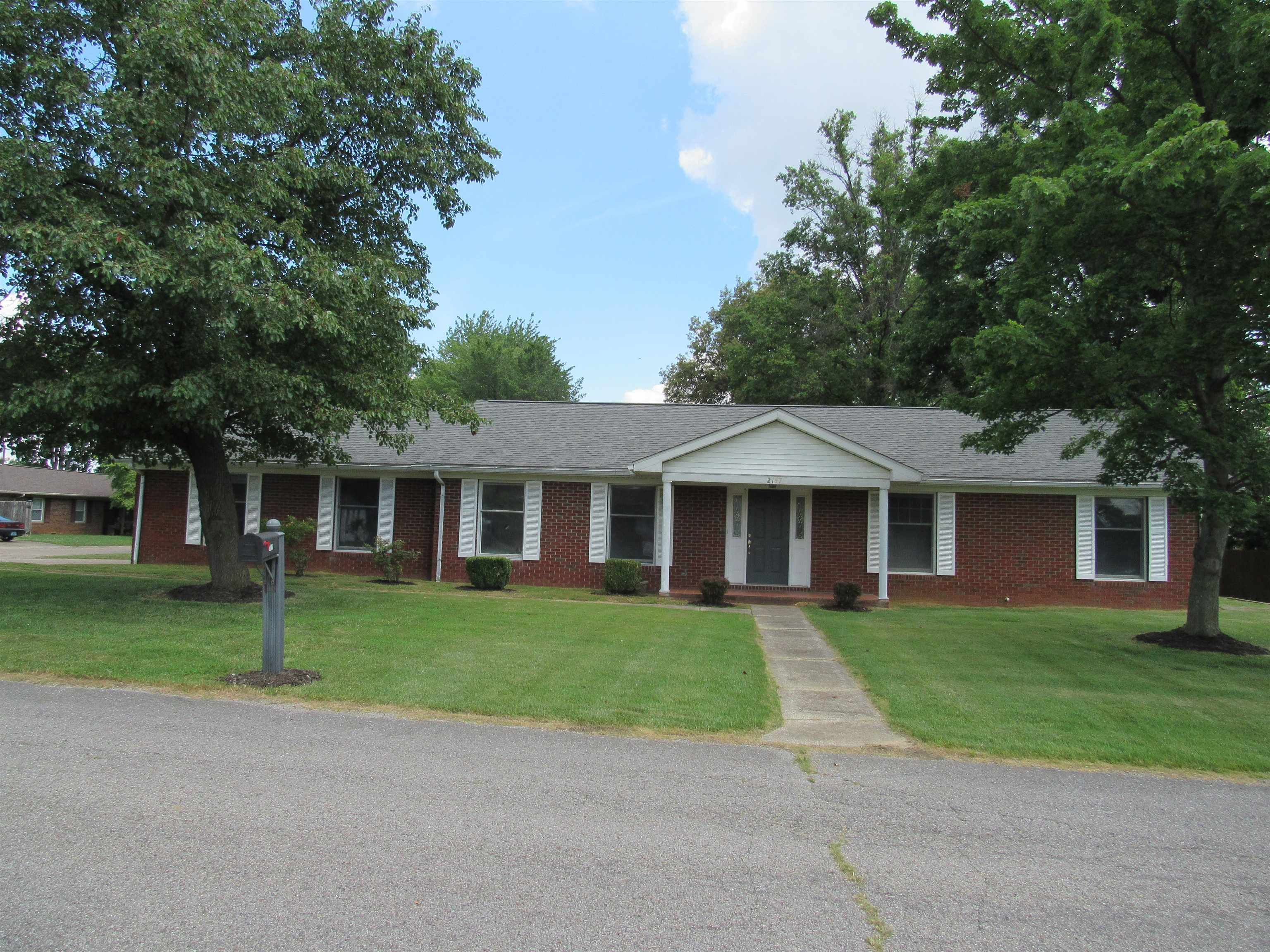 2157 Vanguard Ave.  Henderson KY 42420-3869 photo