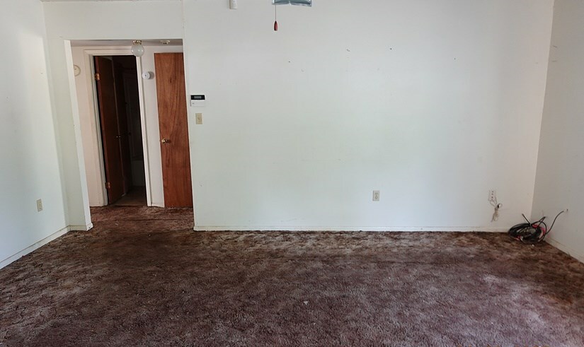 Property Photo: 718 Pinewood TX 75941